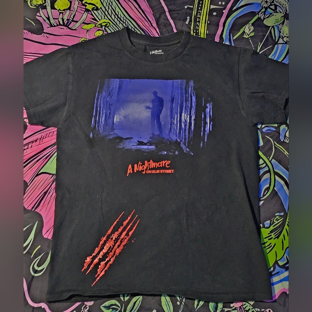 A Nightmare on Elm Street Horror Movie T Shirt Freddy Krueger Size S